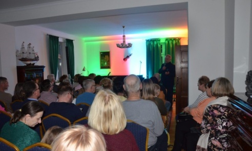 Muzyczne ukłony dla Seniorów – koncert w Dworze w Łukowie Śląskim - Serwis informacyjny z Wodzisławia Śląskiego - naszwodzislaw.com