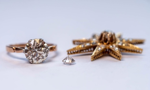 Wodzisławskie brylanty. Z gruzowiska na licytację urzędu skarbowego - Serwis informacyjny z Wodzisławia Śląskiego - naszwodzislaw.com