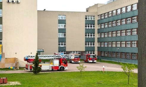 Alarm w rybnickim szpitalu. W akcji cztery zastępy straży - Serwis informacyjny z Wodzisławia Śląskiego - naszwodzislaw.com
