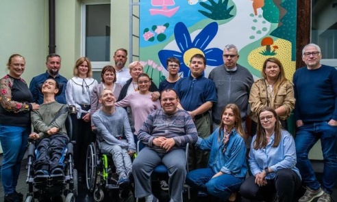 Mural pełen rybnickich symboli. Niezwykły projekt osób z niepełnosprawnościami - Serwis informacyjny z Rybnika - naszraciborz.pl