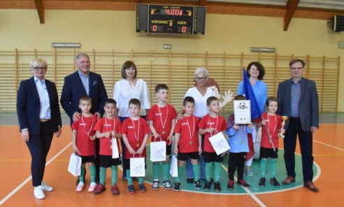 Przedszkolaki na sportowo. XI edycja halowego turnieju piłki nożnej - Serwis informacyjny z Wodzisławia Śląskiego - naszwodzislaw.com