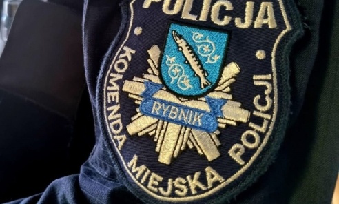 Policjanci z Rybnika i Chorzowa pomogli 9-latkowi zagubionemu w tłumie Policjanci z Rybnika i Chorzowa pomogli 9-latkowi zagubionemu w tłumie - Serwis informacyjny z Wodzisławia Śląskiego - naszwodzislaw.com