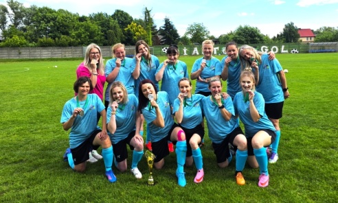 Od dopingu przy linii do medali. Piłkarki KSM zachwyciły na Frelki Cup 2026 - Serwis informacyjny z Wodzisławia Śląskiego - naszwodzislaw.com