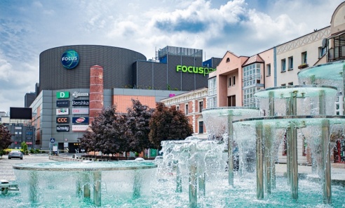 Relaks, edukacja, ciekawe spotkania, moda i koncerty. Rusza Letnia Strefa Seniora w Focus Park! - Serwis informacyjny z Wodzisławia Śląskiego - naszwodzislaw.com