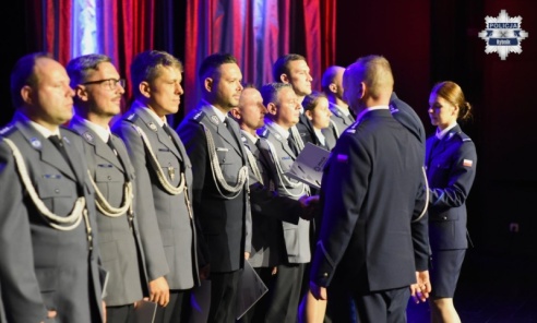Święto Policji 2026. Awanse, odznaczenia i wyróżnienia dla rybnickich funkcjonariuszy [FOTO] - Serwis informacyjny z Wodzisławia Śląskiego - naszwodzislaw.com