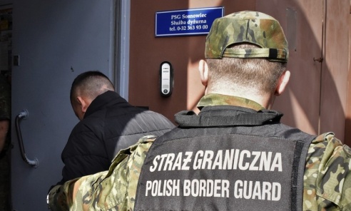 Pijany 19-latek wjechał w ogrodzenie – co się z nim stało?   - Serwis informacyjny z Wodzisławia Śląskiego - naszwodzislaw.com