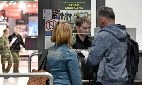 Lotnisko: zatrzymanie osoby poszukiwanej i odmowa wjazdu dla dwóch obywateli Gruzji - Serwis informacyjny z Rybnika - naszraciborz.pl