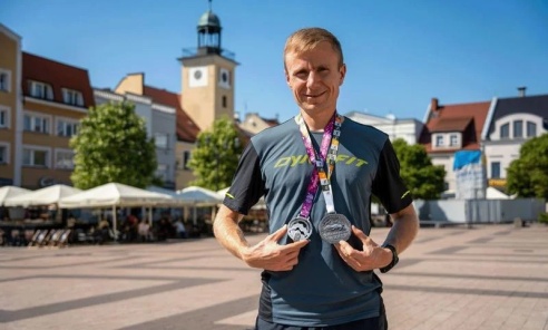 Zaczynał od kilku kilometrów wokół Jankowic, dziś wygrywa mordercze biegi ultra. Historia Szymona Gonczara - Serwis informacyjny z Rybnika - naszraciborz.pl