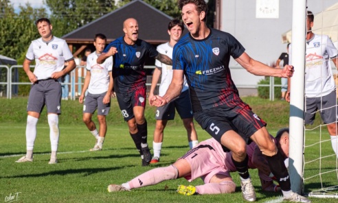 Nędza przegrała z Sokołem. Goście odwrócili losy spotkania przy Sportowej [FOTO] - Serwis informacyjny z Rybnika - naszraciborz.pl