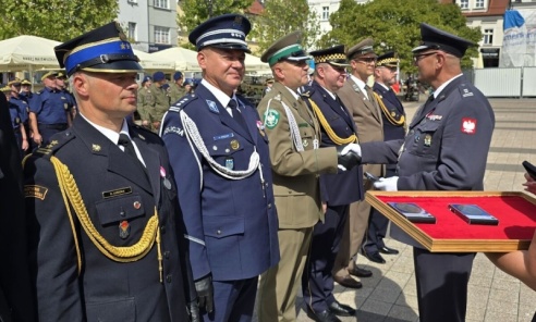 Wojsko, Straż Miejska i Policja razem na rybnickim rynku. Wyjątkowe uroczystości [FOTO] - Serwis informacyjny z Rybnika - naszraciborz.pl