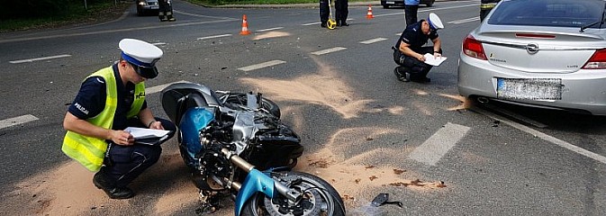 Zderzenie motocykla z samochodem osobowym - Serwis informacyjny z Wodzisławia Śląskiego - naszwodzislaw.com