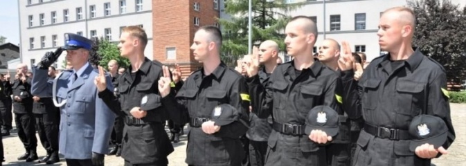 Nowo przyjęci policjanci złożyli ślubowanie - Serwis informacyjny z Wodzisławia Śląskiego - naszwodzislaw.com