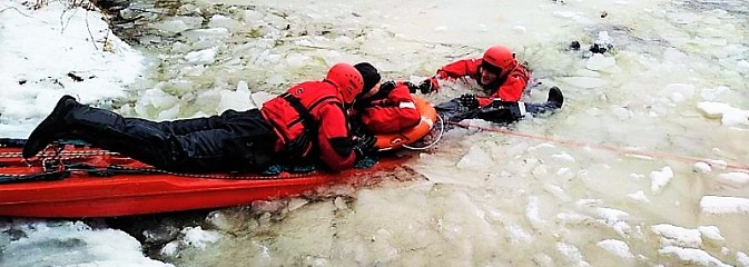 Rybniccy strażacy doskonalili umiejętności z zakresu ratownictwa na lodzie - Serwis informacyjny z Wodzisławia Śląskiego - naszwodzislaw.com
