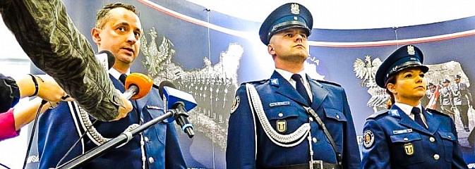 Nowe mundury na 100-lecie policji [FOTO]  - Serwis informacyjny z Wodzisławia Śląskiego - naszwodzislaw.com