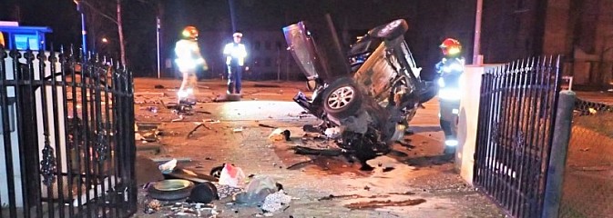 Spowodował wypadek i zbiegł z miejsca zdarzenia [FOTO] - Serwis informacyjny z Wodzisławia Śląskiego - naszwodzislaw.com