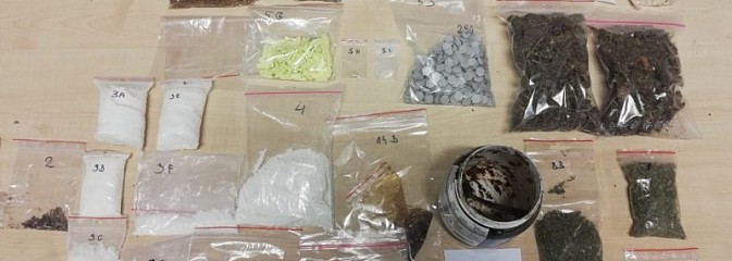 Ponad kilogram narkotyków w jednym z domów w Jejkowicach - Serwis informacyjny z Wodzisławia Śląskiego - naszwodzislaw.com