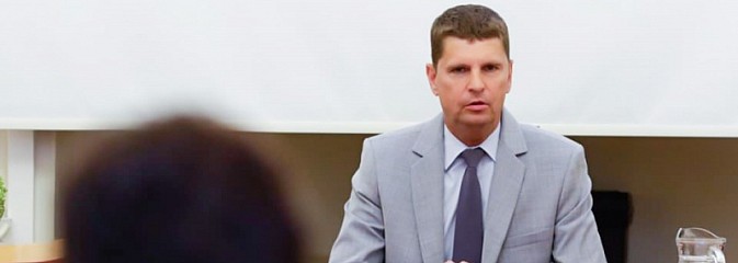 MEN pozostawiło sobie w przepisach prawo do zawieszenia zajęć w całym kraju  - Serwis informacyjny z Wodzisławia Śląskiego - naszwodzislaw.com