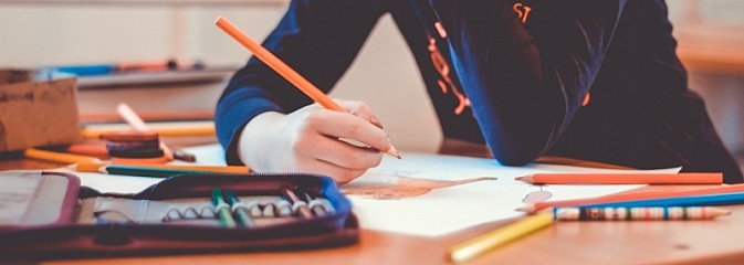 Stowarzyszenie dyrektorów szkół apeluje o stopniowy powrót uczniów do nauki stacjonarnej  - Serwis informacyjny z Wodzisławia Śląskiego - naszwodzislaw.com