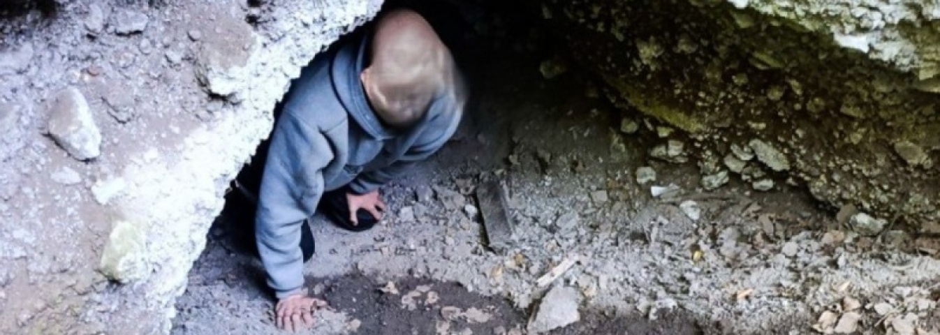 Nieletni włamywacze ukrywali się w ziemiance na hałdach. Uciekli z placówki pod Raciborzem - Serwis informacyjny z Wodzisławia Śląskiego - naszwodzislaw.com