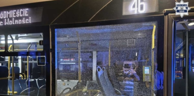 Krewka seniorka zniszczyła autobus Krewka seniorka zniszczyła autobus